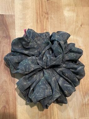 Kaxi Jumbo DBE Scrunchie